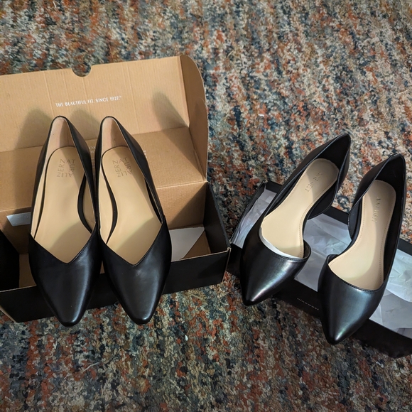 Nine West and Naturalizer Black Leather Flats - Picture 1 of 3